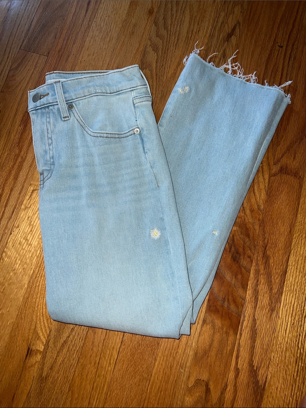 Lucky Brand Light Wash mid rise crop mini boot Leg Jeans with Frayed Hem